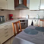 W Apartamencie Z Pieknym Widokiem Na Morze