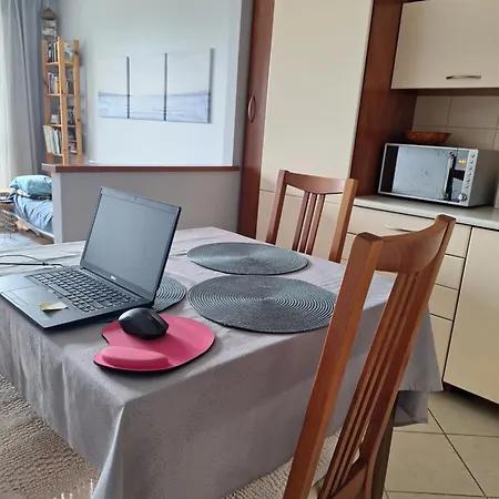 W Apartamencie Z Pieknym Widokiem Na Morze *