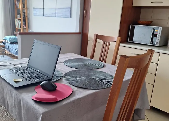 W Apartamencie Z Pieknym Widokiem Na Morze *